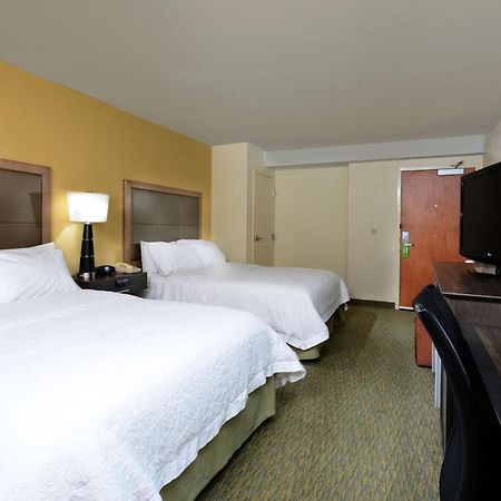 Hampton Inn Raleigh/Town Of Вейк Форест Екстер'єр фото