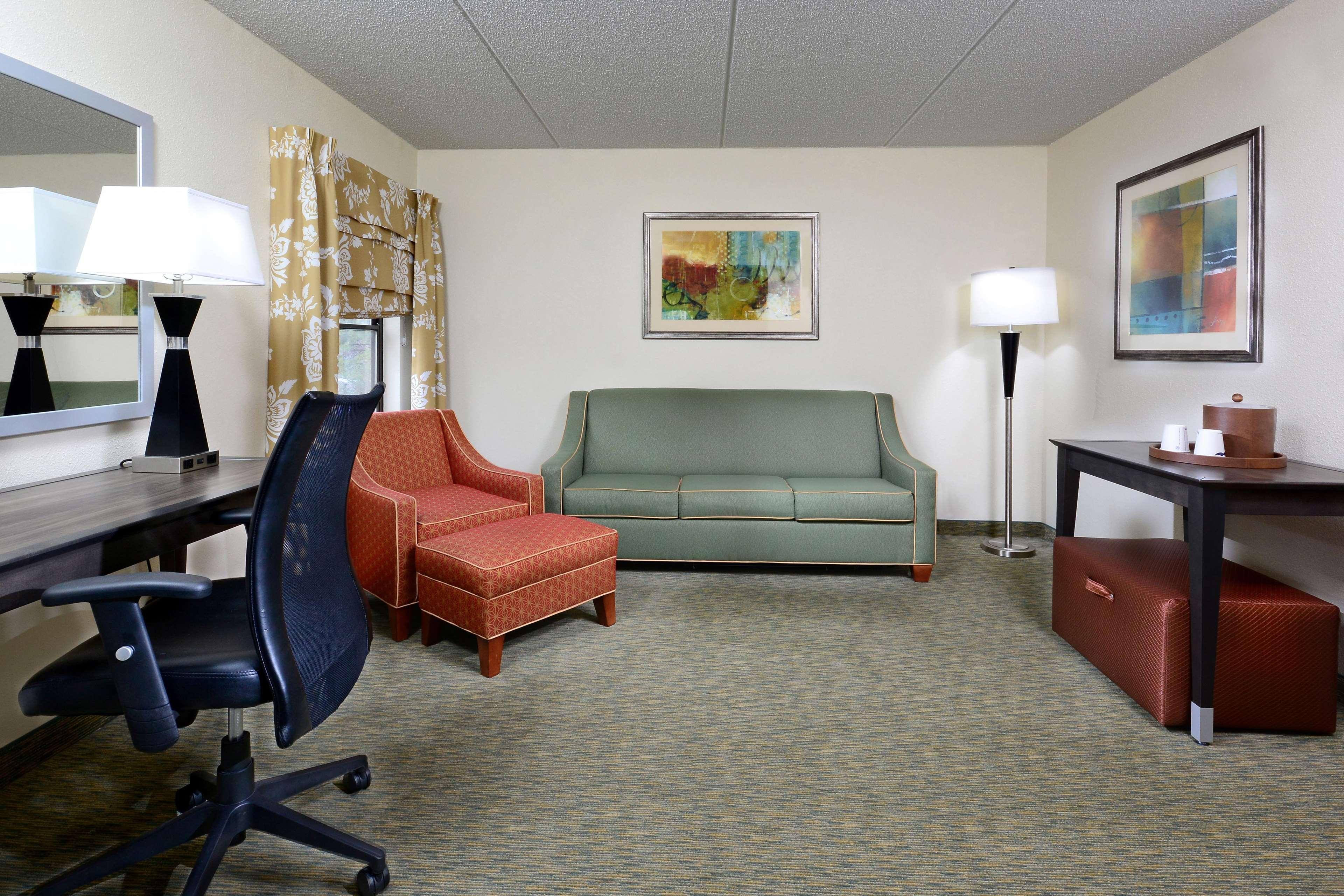 Hampton Inn Raleigh/Town Of Вейк Форест Екстер'єр фото