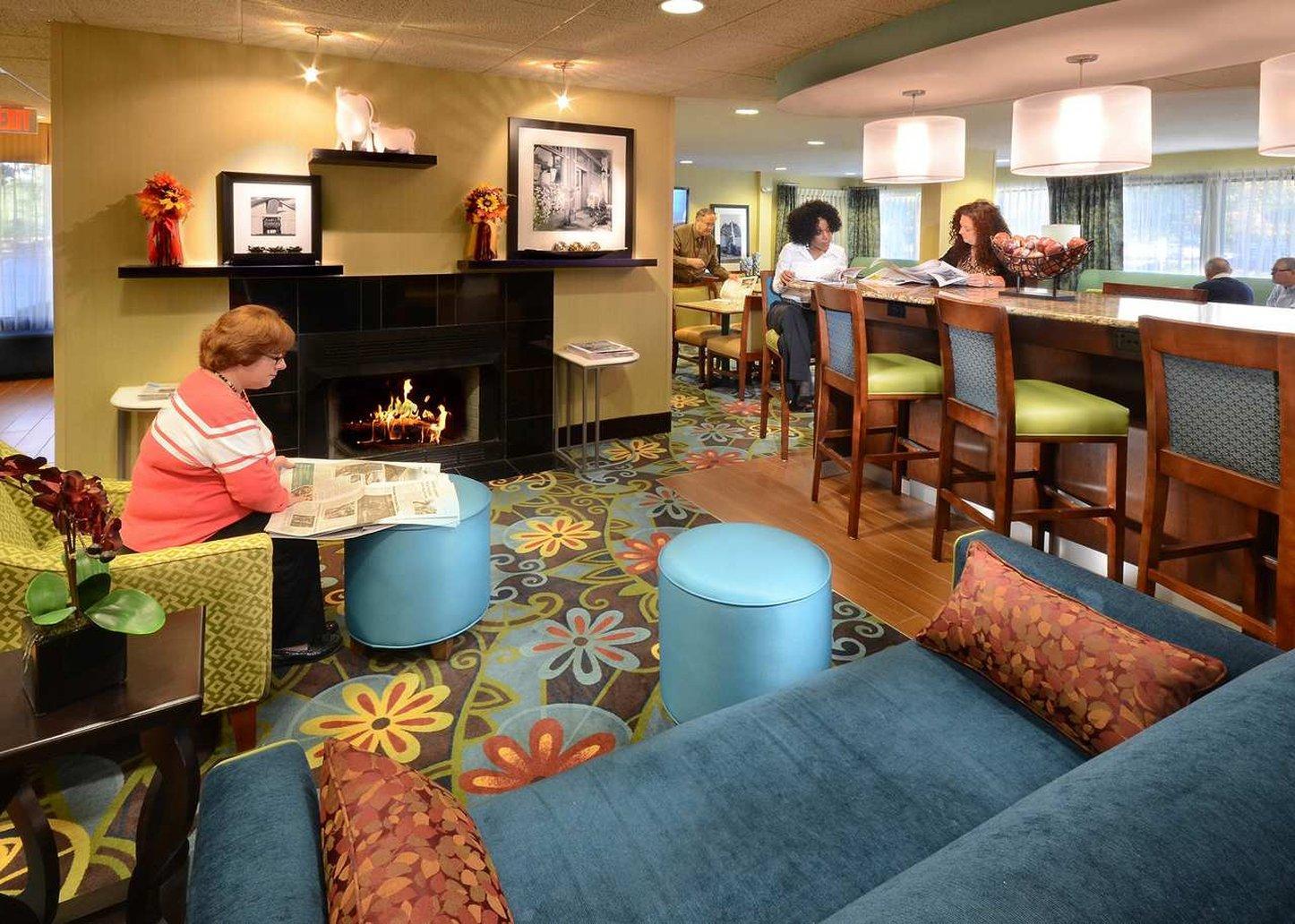 Hampton Inn Raleigh/Town Of Вейк Форест Екстер'єр фото